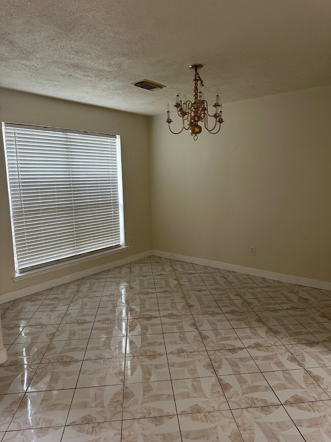 Building Photo - 3101 Meadow Bay Dr