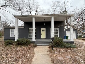 Building Photo - 4716 School St