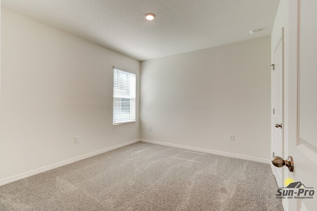 Building Photo - 4240 Acoma Dr