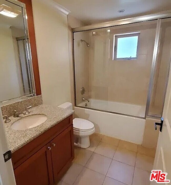 Building Photo - 1135 S Shenandoah St