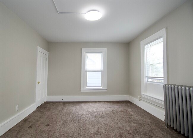 Building Photo - 58 Howes St