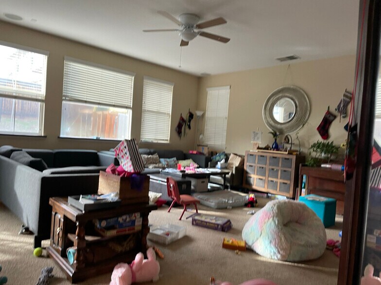 Building Photo - 9454 California Oak Cir