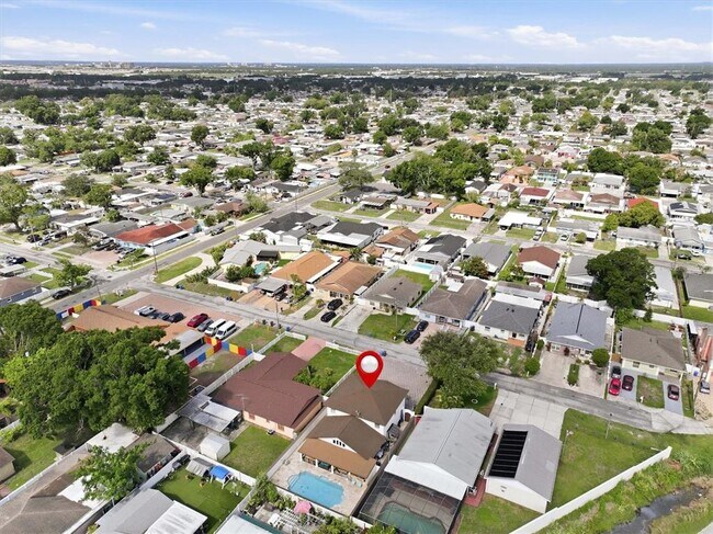 Building Photo - 6611 N Hale Ave