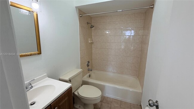 Building Photo - 9155 Fontainebleau Blvd