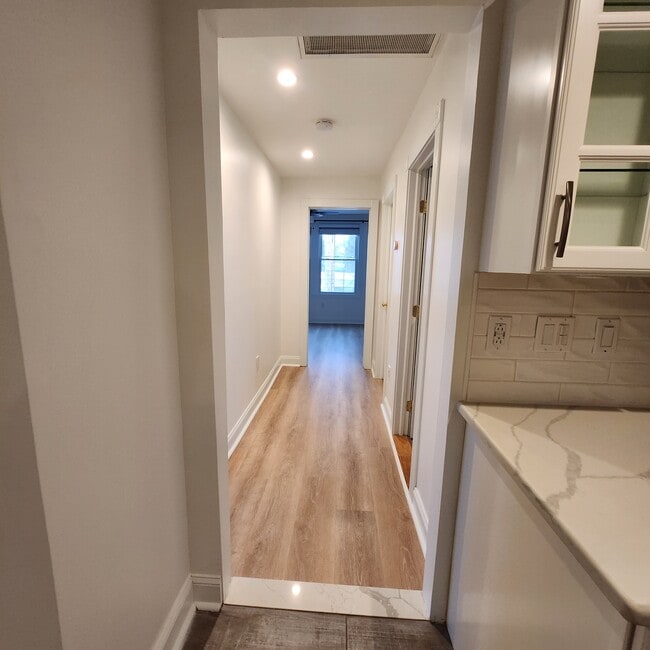 Building Photo - 609 Central Ave