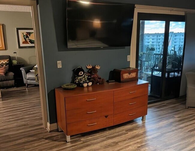 Building Photo - 2238 N Cypress Bend Dr