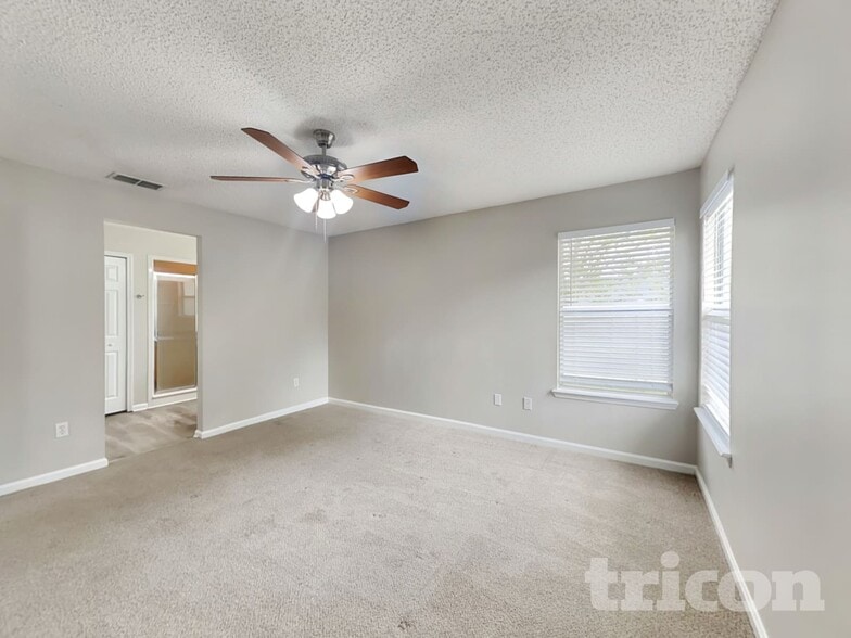 Building Photo - 3464 Brahma Bull Cir N