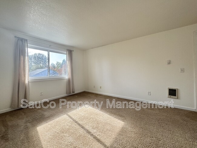 Building Photo - 992 S Palmetto St