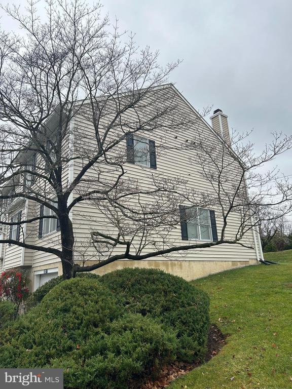 Building Photo - 1307 N Glen Dr