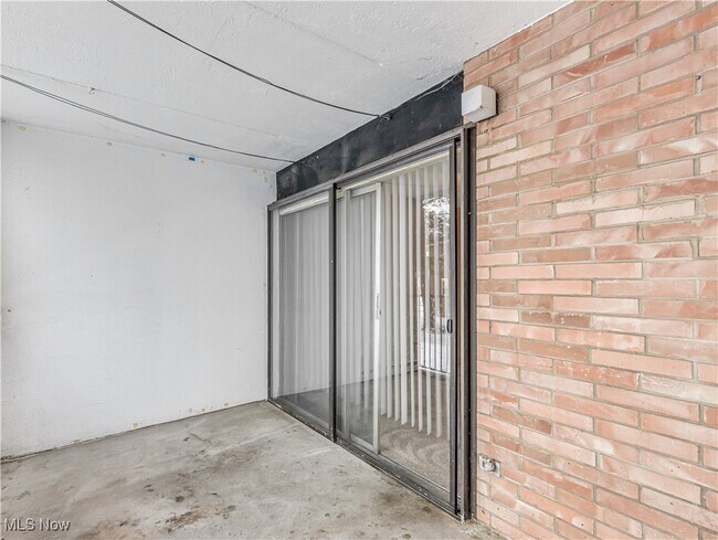 Building Photo - 2331 E Market St