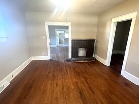 Building Photo - 1158 Brown Ave