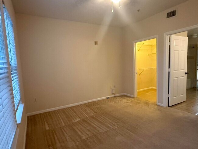 Building Photo - 2801 Chancellorsville Dr