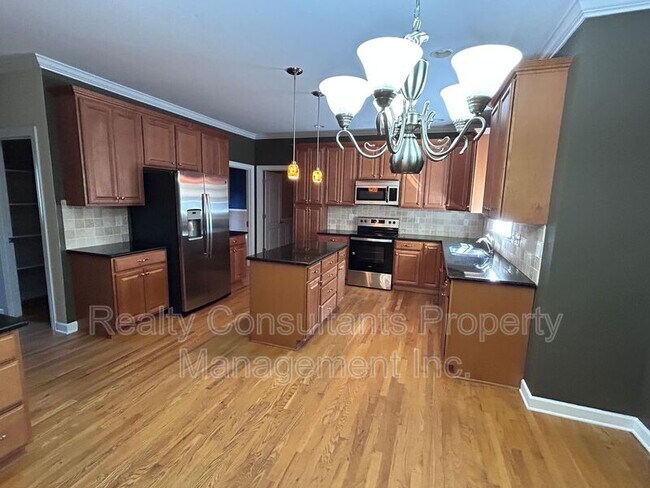 Building Photo - 4540 Pebble Lake Dr