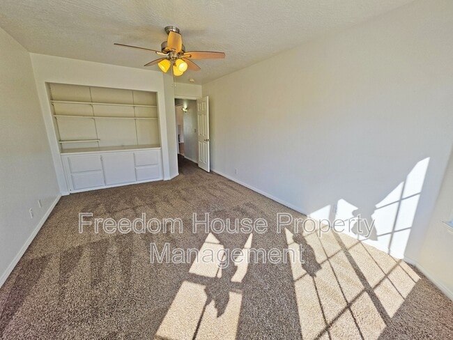 Building Photo - 2250 S Ambush St