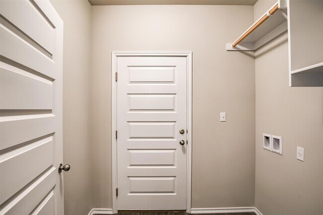Building Photo - 261 Horsemint Way