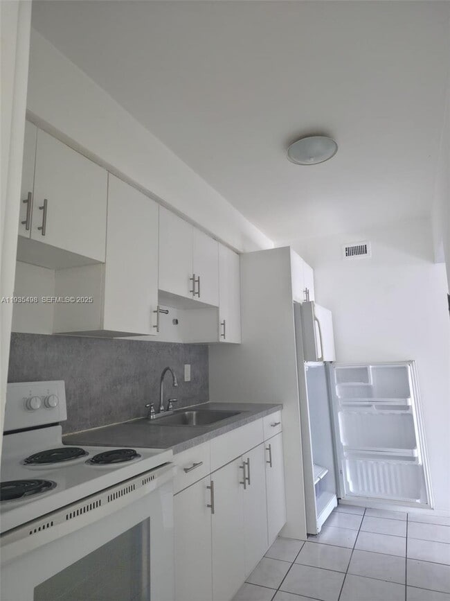 Building Photo - 1610 Liberty St