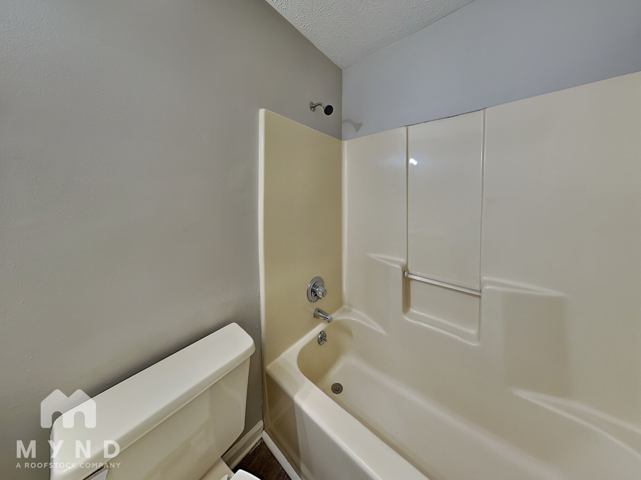 Building Photo - 305 Burlwood Ct