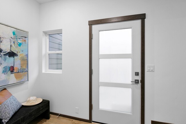 Building Photo - Wintersweet Townhome on Bainbridge Island