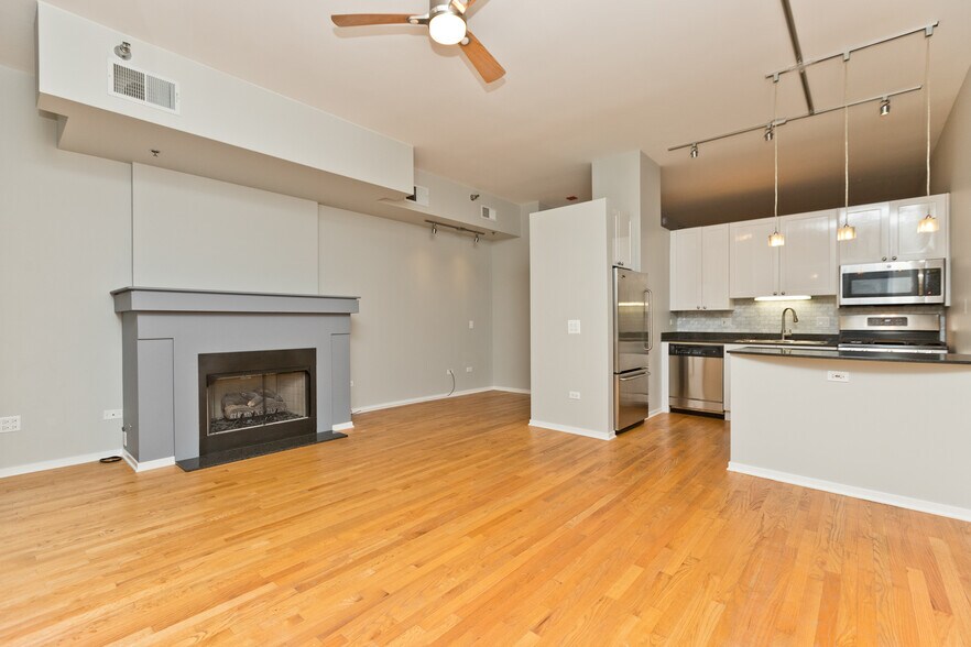 Building Photo - 1201 W Adams St