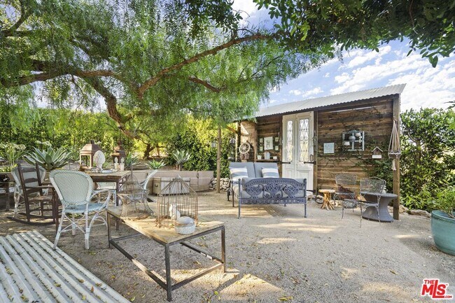 Building Photo - 6363 Zumirez Dr