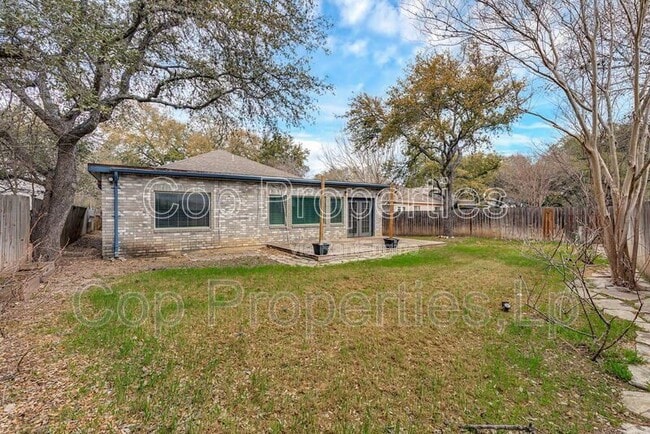 Building Photo - 6414 Maverick Oak Dr