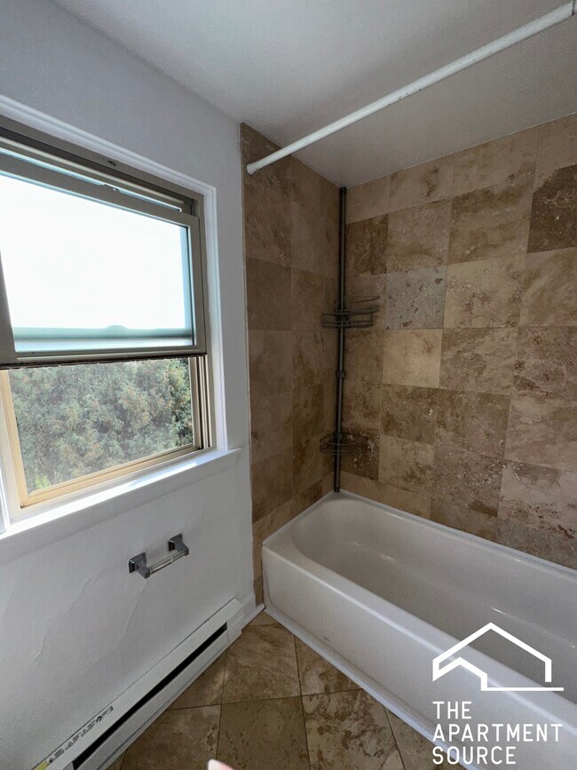 Building Photo - 7628 N Milwaukee Ave