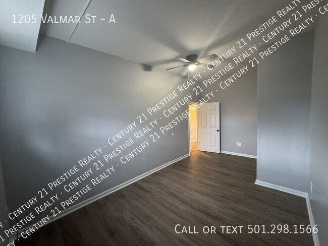 Building Photo - 1205 Valmar St