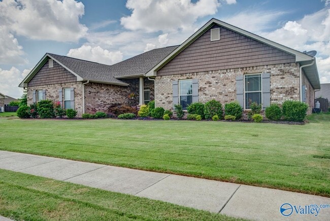 Primary Photo - 200 Brighton Park Way