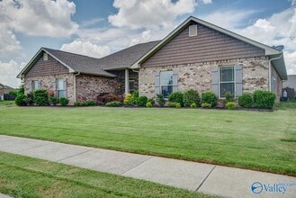 Building Photo - 200 Brighton Park Way