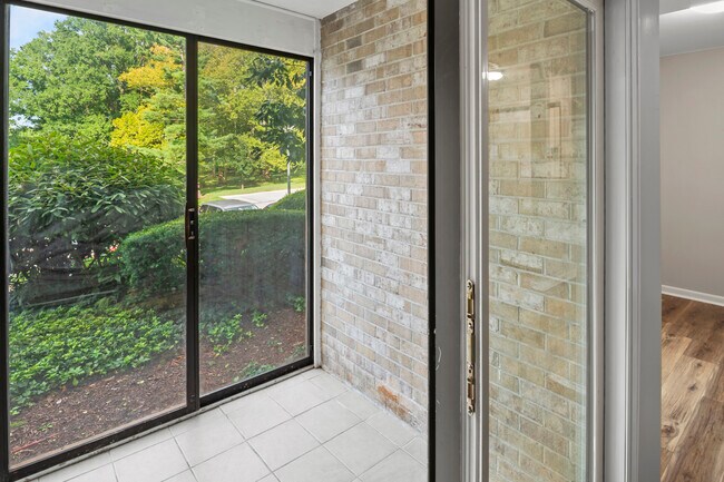 Building Photo - 10530 Cross Fox Ln