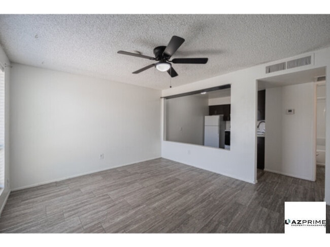 Building Photo - Live in Style With this Updated 2/1 Duplex...