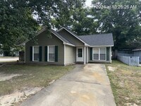 Building Photo - 501 Hollyberry Ln