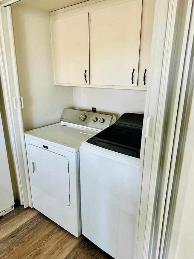 Building Photo - 73415 Shadow Mountain Dr