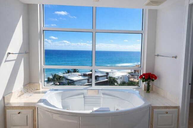 Building Photo - 3700 S Ocean Blvd