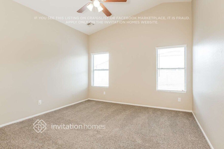 Building Photo - 2231 S 101st Dr