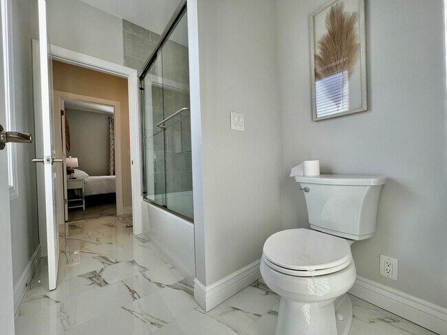 Building Photo - 4827 Granada Ct