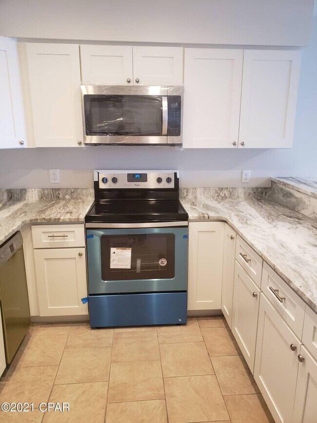 Building Photo - 6077 E Hwy 98