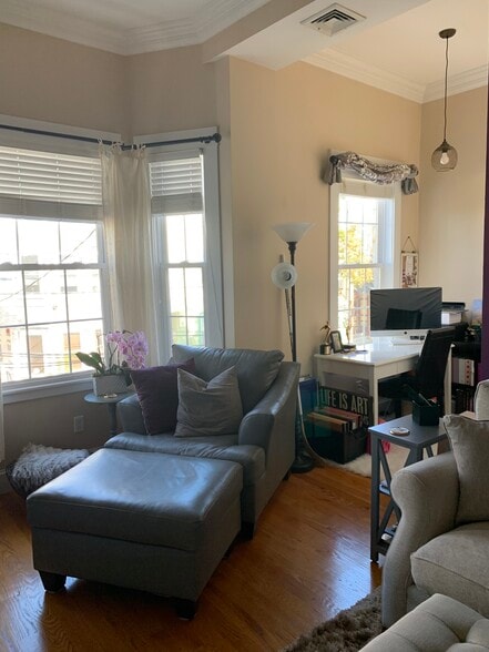 Office nook - 237 W 5th St