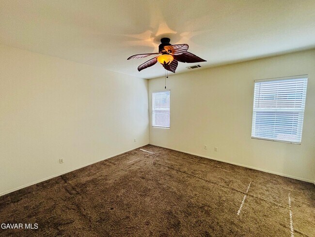 Building Photo - 5806 W Ave K-3