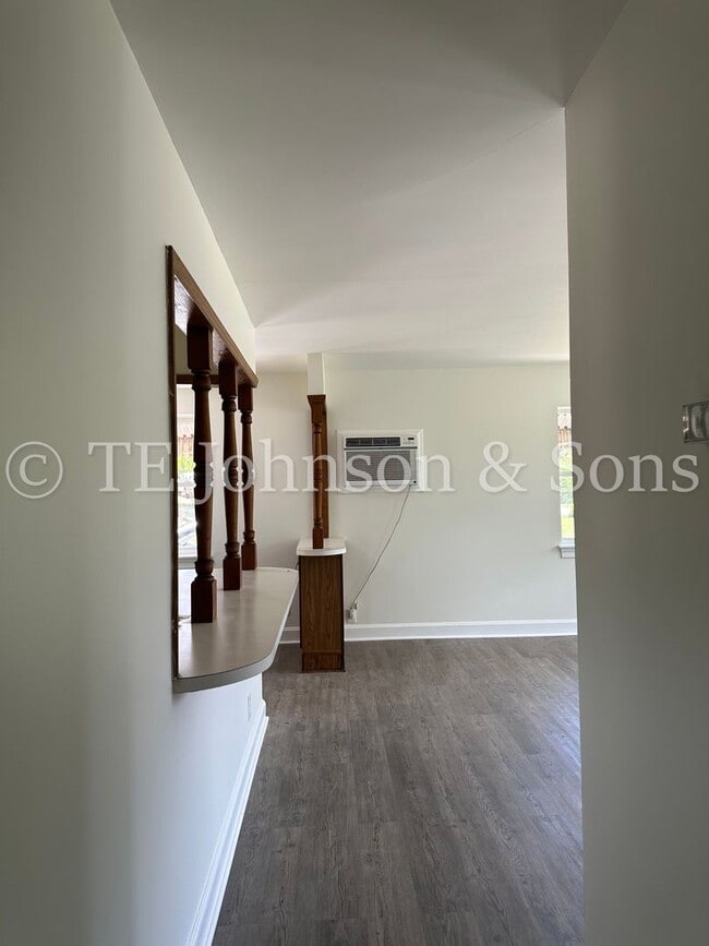 Building Photo - Charming 2-Bedroom Corner Lot Home with Ne...