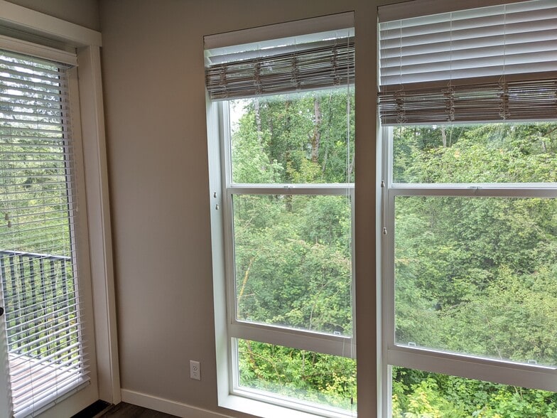 Building Photo - 13717 Admiralty Way