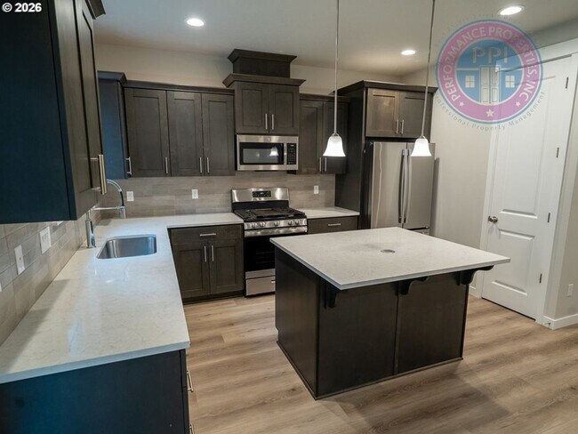 Building Photo - Desirable Happy Valley Location - Scouters Mountain Neighborhood / Move-In Ready