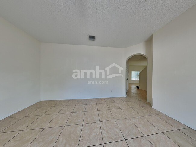 Building Photo - 12723 Longcrest Dr