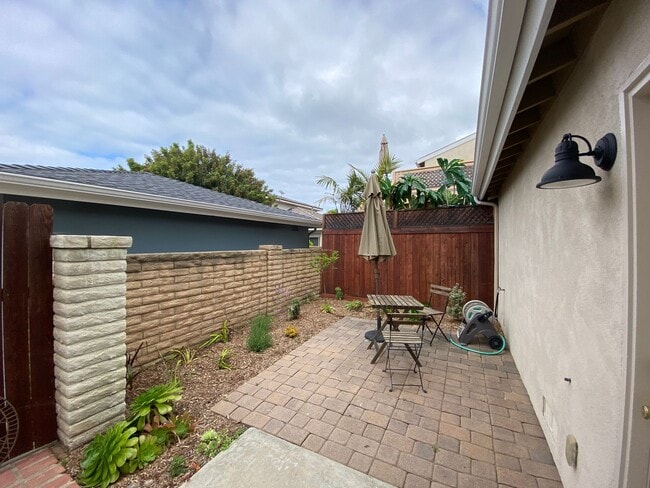 Building Photo - Bright and Spacious 2 Bed/1.5 Bath South O...
