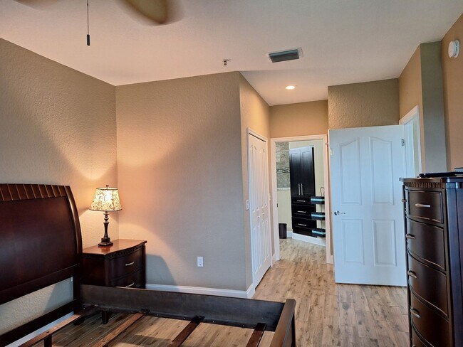 Building Photo - 3BR 2BA BOUCHELLE ISLAND GROUND FLOOR COND...