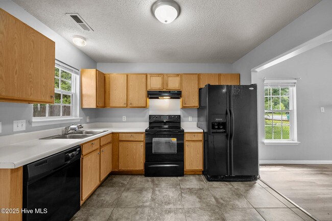 Building Photo - 1087 W Pueblo Dr