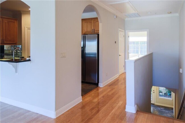 Building Photo - 10300 Morado Cove