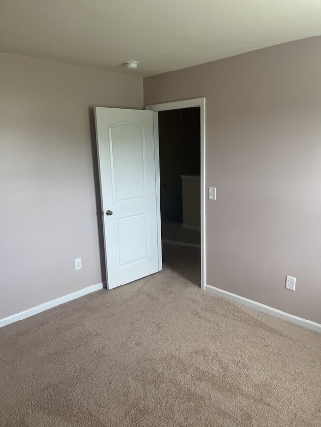 Building Photo - 6 Jones Creek Cir