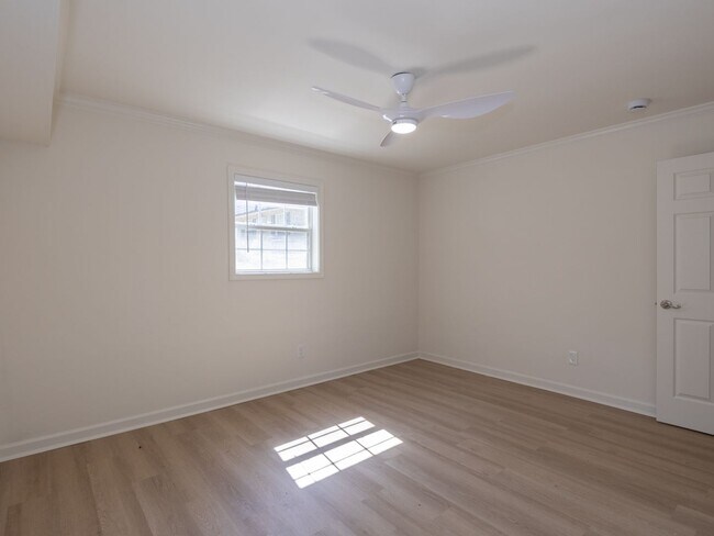 Building Photo - RENOVATED - 2BR/1BA FOR RENT