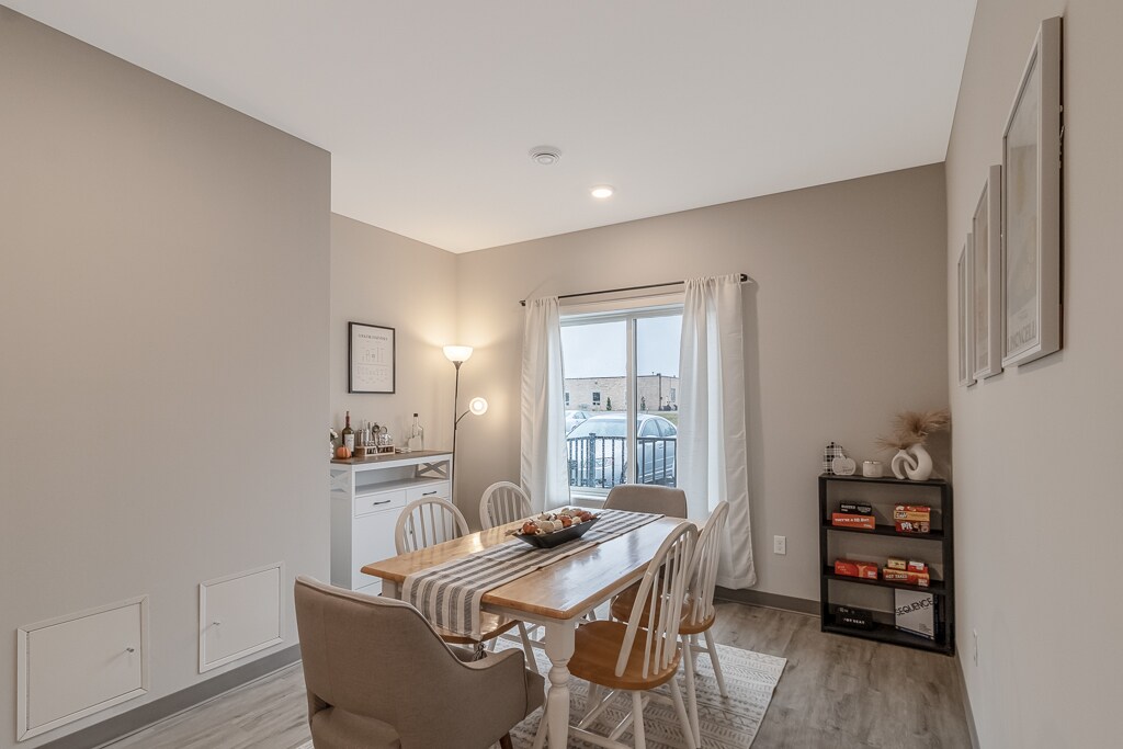 Building Photo - 1570 Stadium Ln